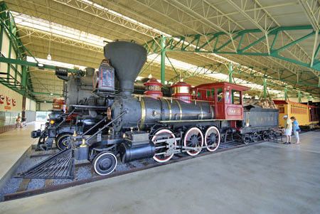 ANCIENNE LOCOMOTIVE 