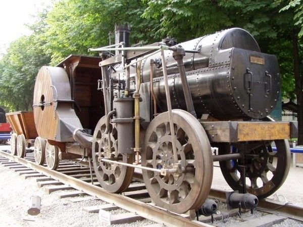 ANCIENNE LOCOMOTIVE 