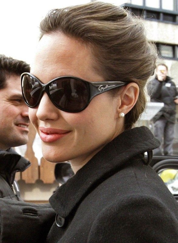 FOND D ECRAN ANGELINA JOLIE