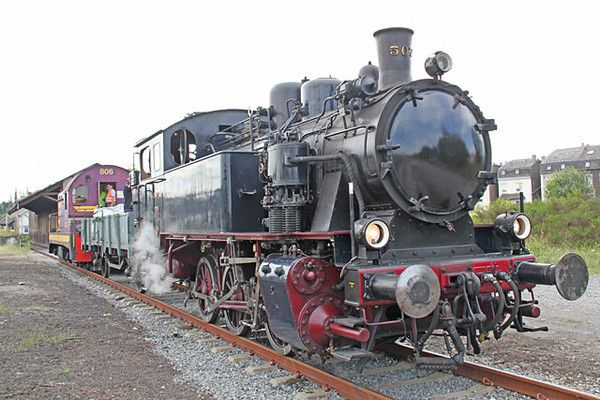 ANCIENNE LOCOMOTIVE 