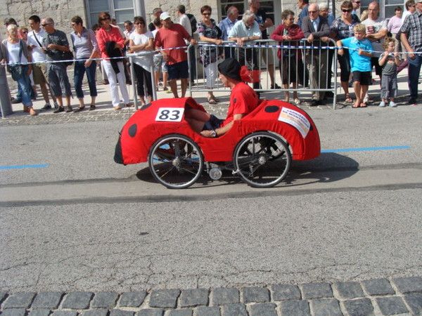 COURSE DE VOITURE A PEDALE