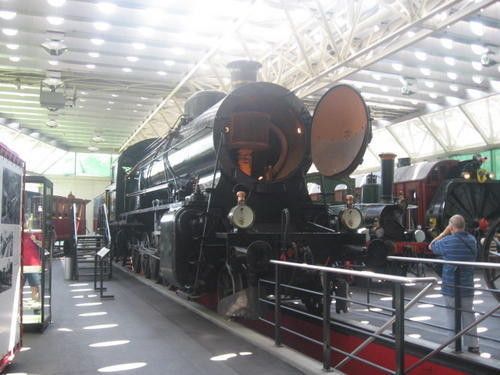 ANCIENNE LOCOMOTIVE 