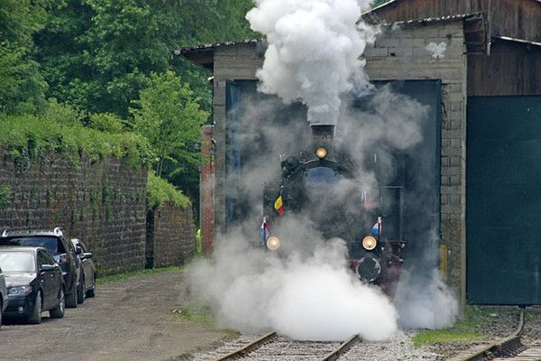 ANCIENNE LOCOMOTIVE 