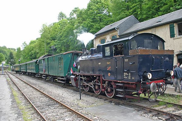 ANCIENNE LOCOMOTIVE 