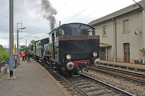 ANCIENNE LOCOMOTIVE 