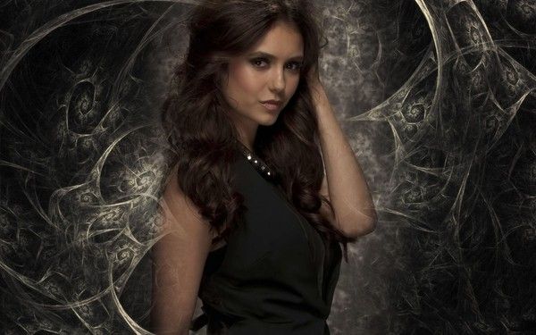  FOND D ECRAN NINA DOBREV