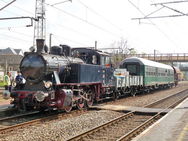 ANCIENNE LOCOMOTIVE 